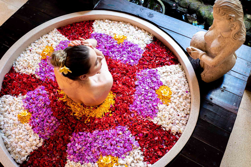 Private Bali Flower Bath, Massage & Tirta Empul Holy Springs with Lunch