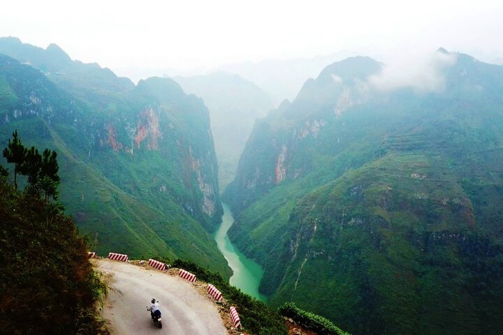 Ha Giang 4d4n Small Group Tours By Motorbike -all Inclusive
