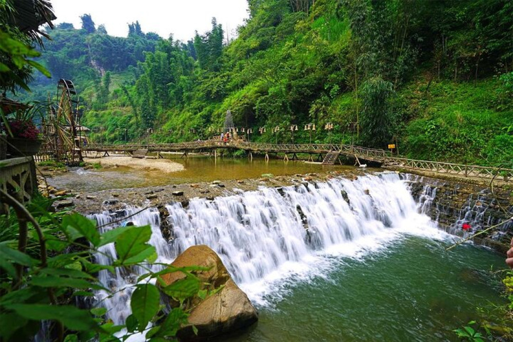 Half-Day Guided Trek to Cat Cat Village and Muong Hoa Valley from Sapa