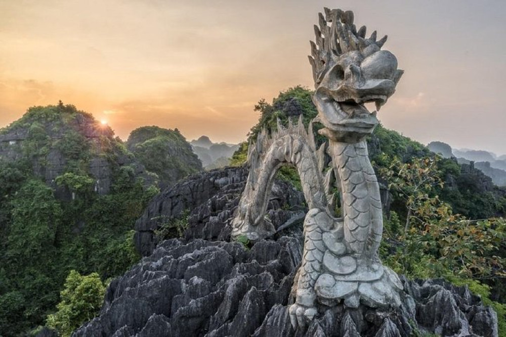 Luxury Hoa Lu, Tam Coc & Mua Cave Full-Day Limousine Tour