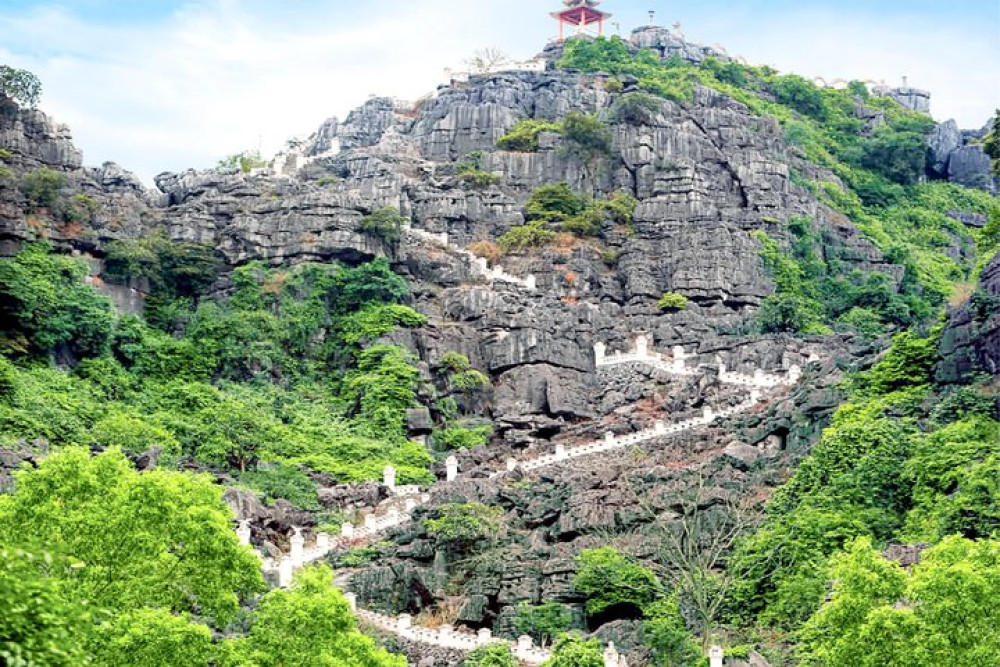 Luxury Trang An, Bai Dinh & Mua Cave Full-Day Tour By Limousine