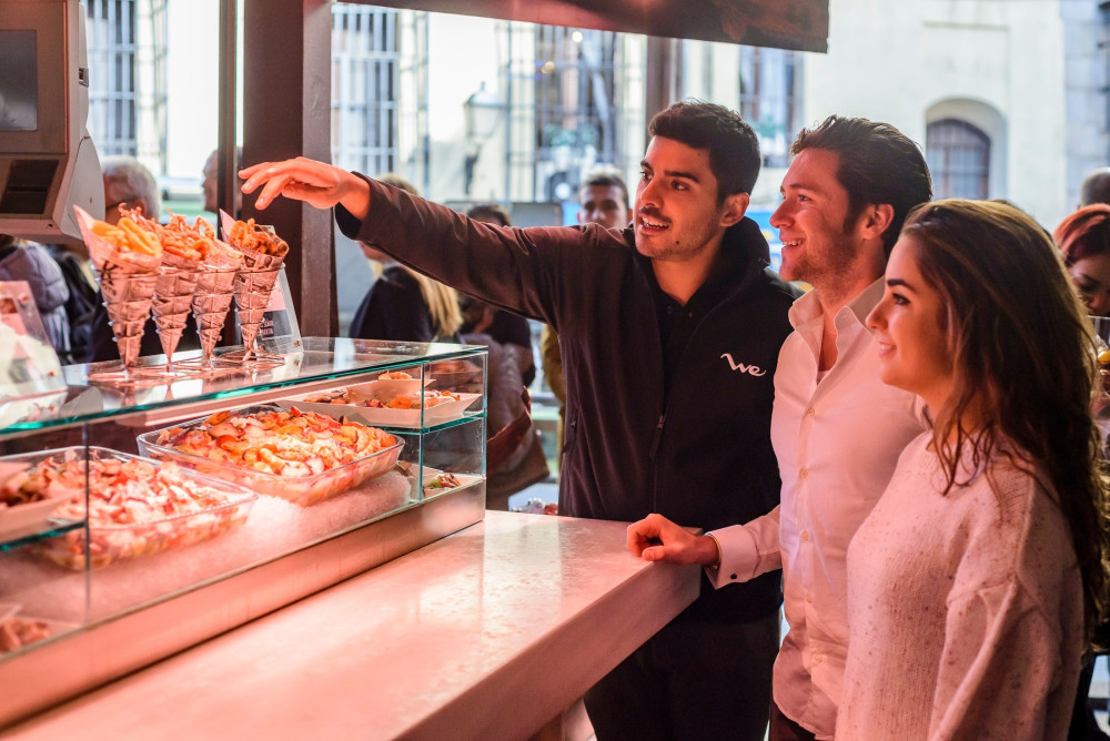 Porto Food Tour: Bolhão Market, Tapas & Port Wine Cellar