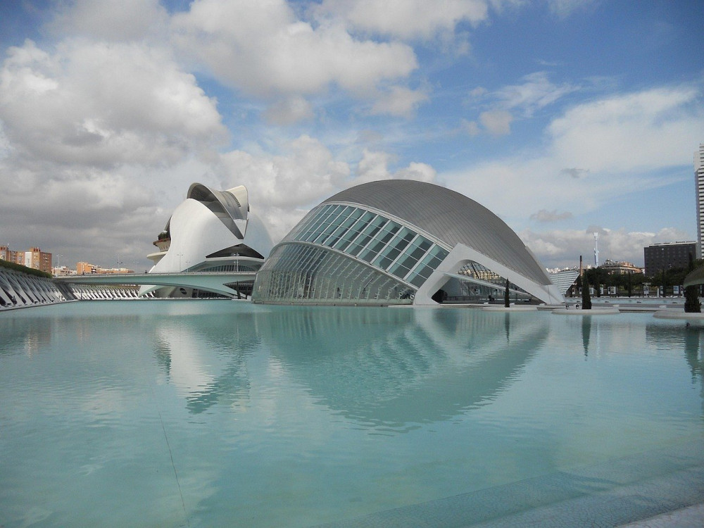Expert-led Valencia Architecture Tour