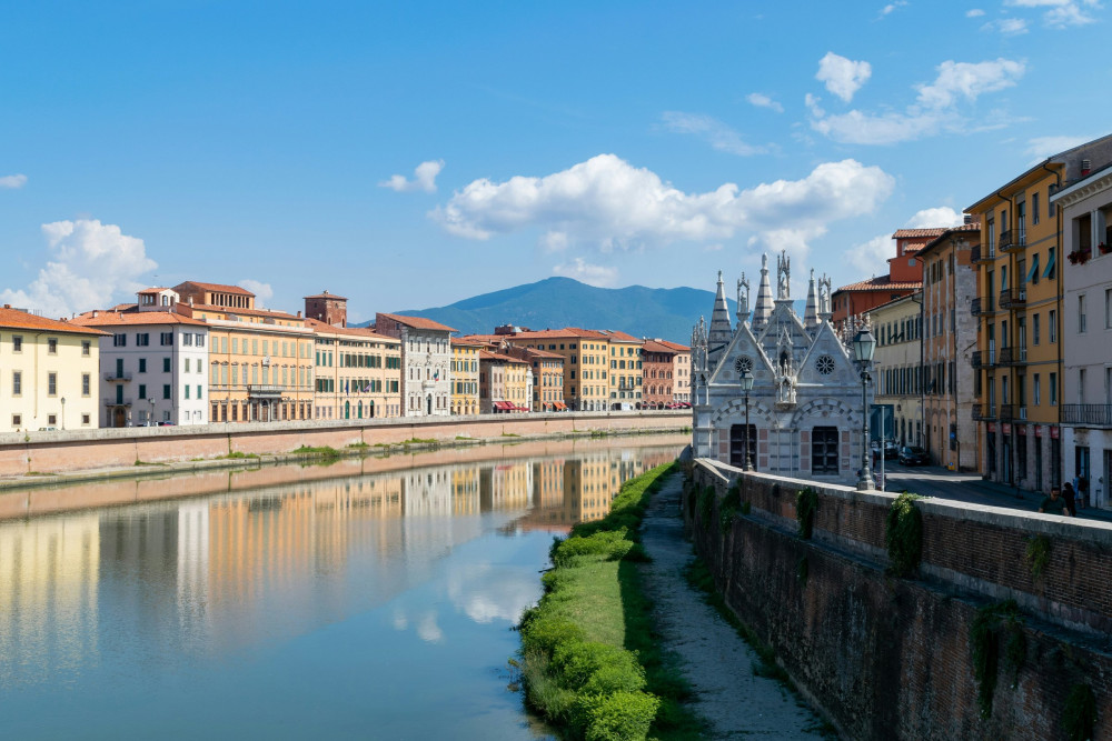 Expert-led Lucca and Pisa Day Trip from Florence