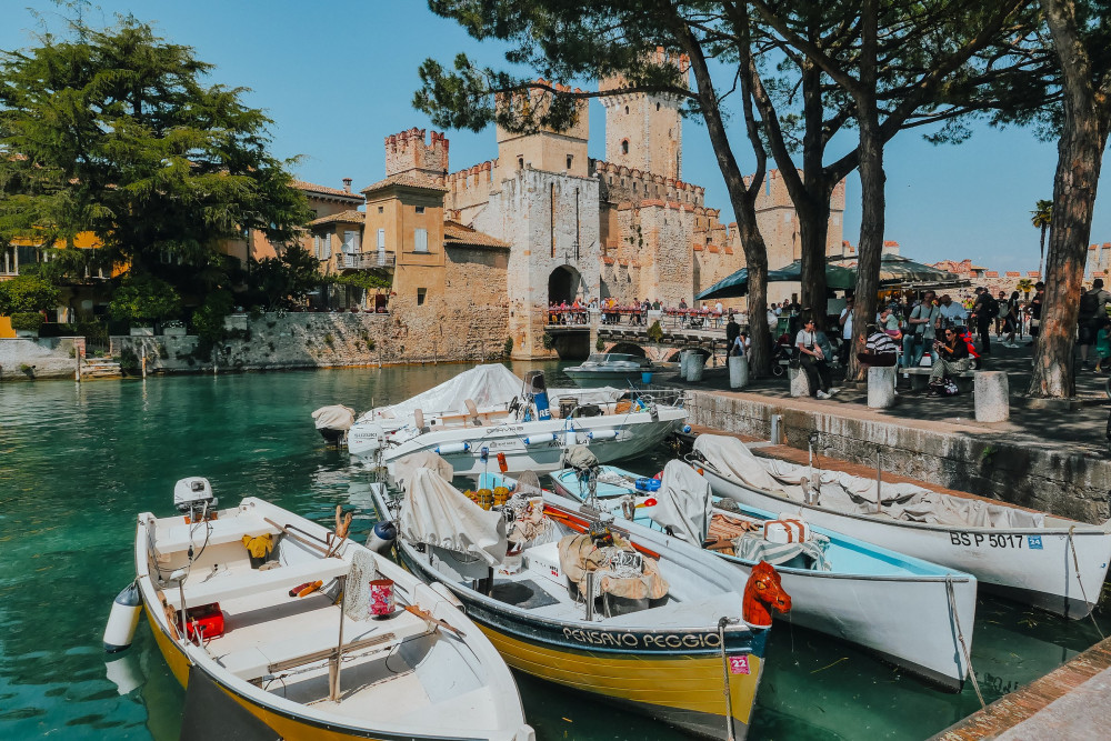Expert-led Lake Garda Day Trip with Luxury Boat from Verona
