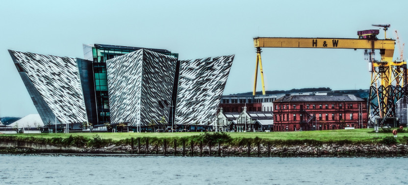 Expert-led Belfast Full Day Tour: Titanic, Industry & Change