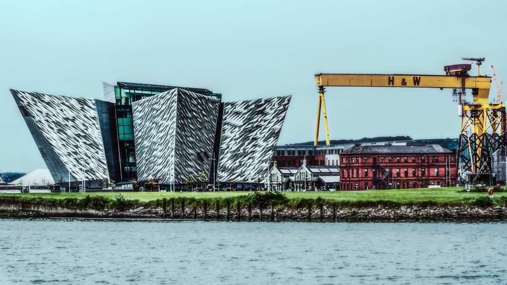Expert-led Belfast Full Day Tour: Titanic, Industry & Change