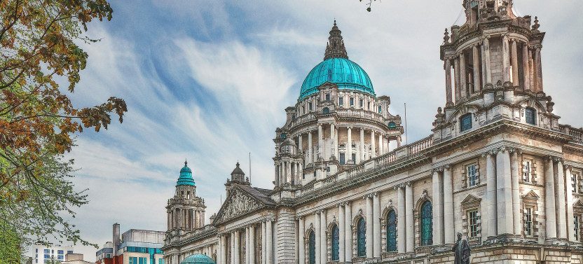 Expert-led Belfast Full Day Tour: Titanic, Industry & Change