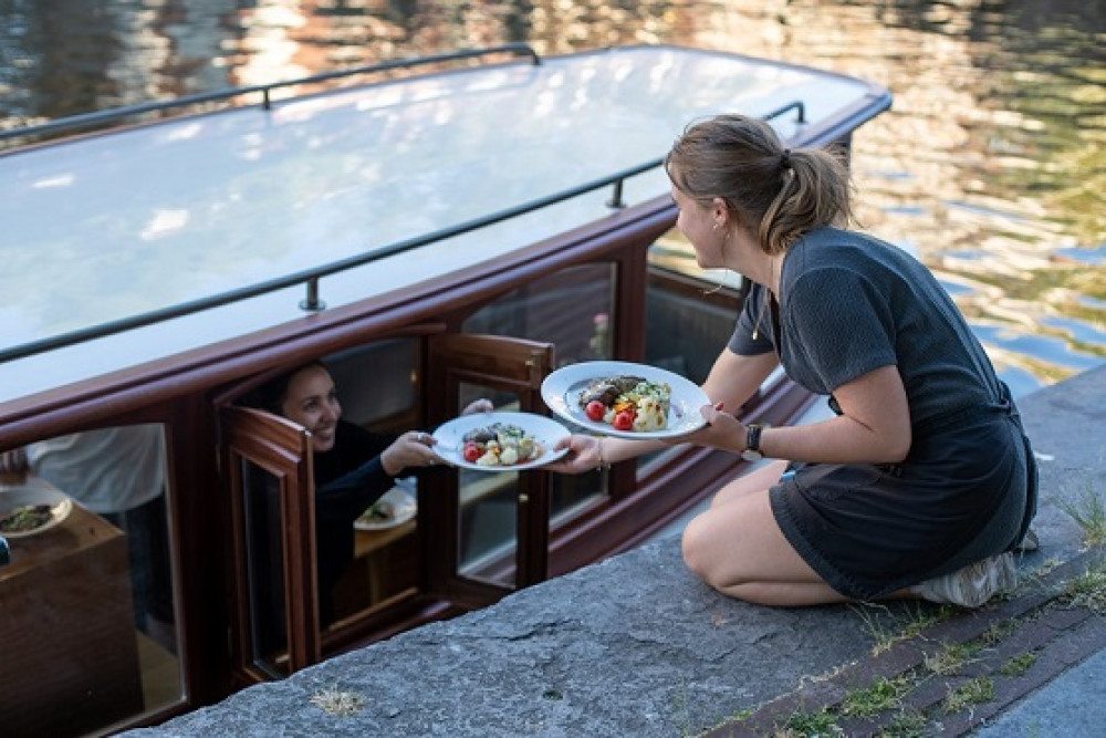Running Dinner Cruise with 3 or 4-Course Menu