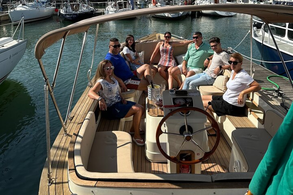 New Year's Eve Private Boat, Open Bar, Snacks and Wine