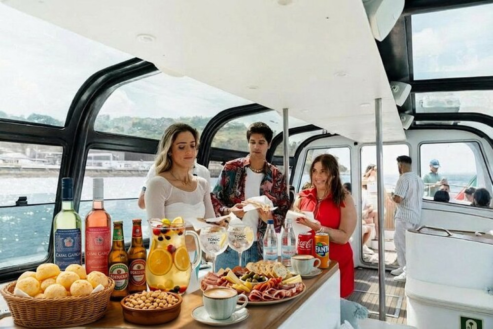 Lisbon Premium Cruise with Sangria, Pizza & Music