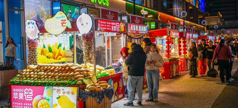 Evening Walking Food & Culture Tour Through Local Shanghai Streets