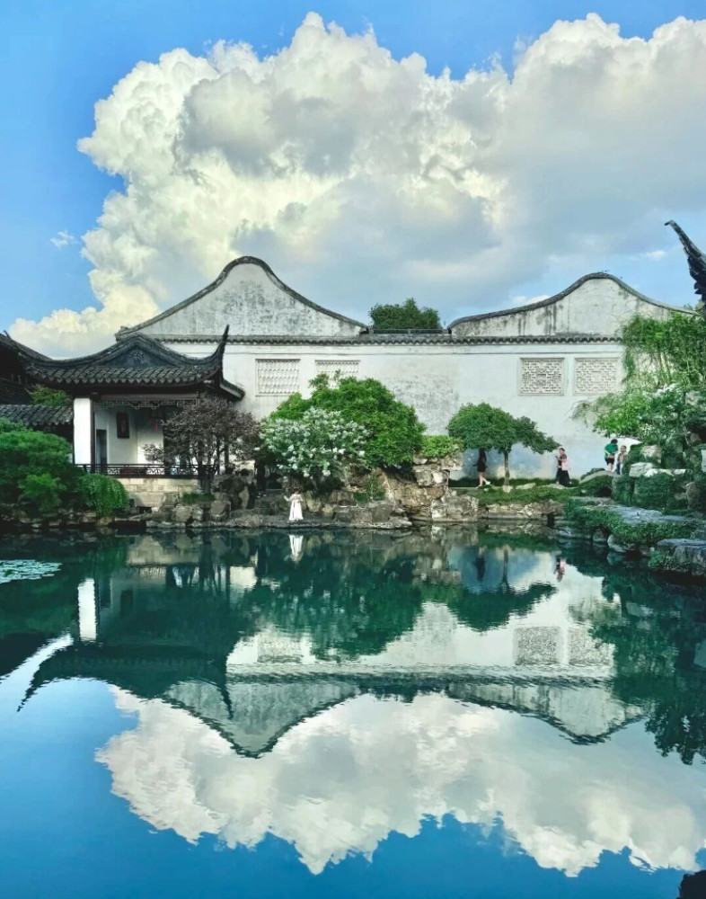 Private Suzhou Day Trip from Shanghai with UNESCO Gardens & Canals