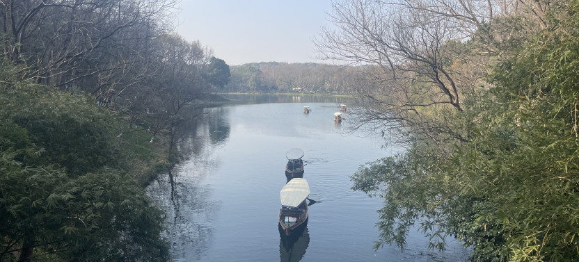 Private Hangzhou West Lake Boat, Lingyin Temple & Guozhuang Garden Tour