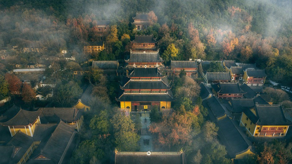 Private Hangzhou West Lake Boat, Lingyin Temple & Guozhuang Garden Tour