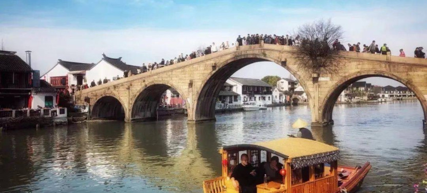 Private Zhujiajiao Water Town Tour with Boat Ride and Local Tastings