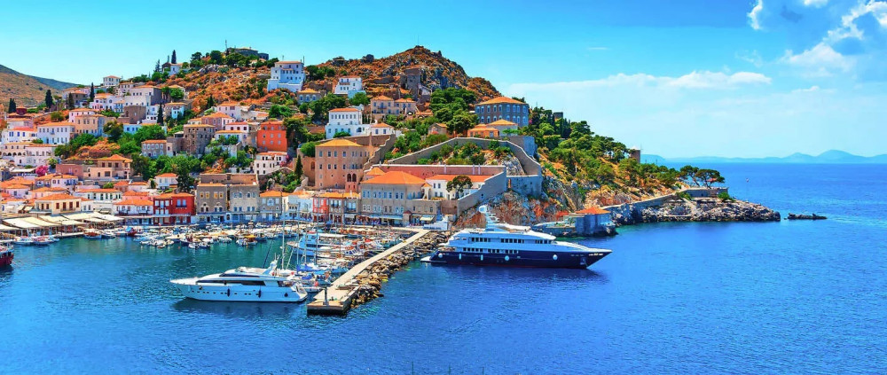 Day Cruise to the Saronic Islands with Lunch and VIP Option