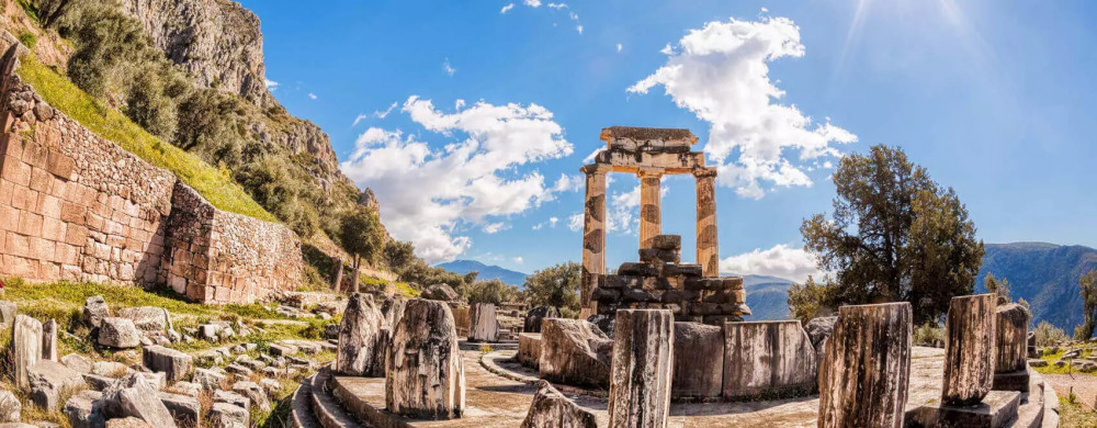 Delphi Private Day Tour with Arachova Visit