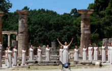4-Day Classical Greece Tour with Breakfast and Dinner