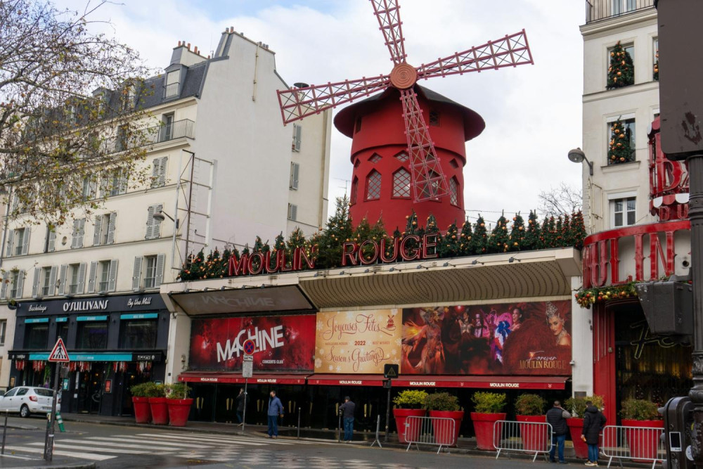 Paris: Montmartre Museum Ticket & District Guided