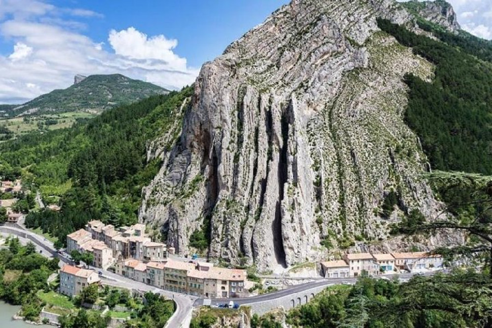 Shared Day Trip to Gorges du Verdon & Lake Sainte-Croix from Nice