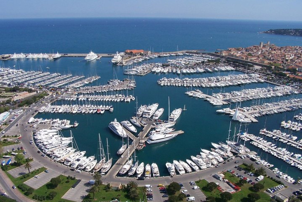 Private Full-Day French Riviera & Medieval Hilltop Villages Tour
