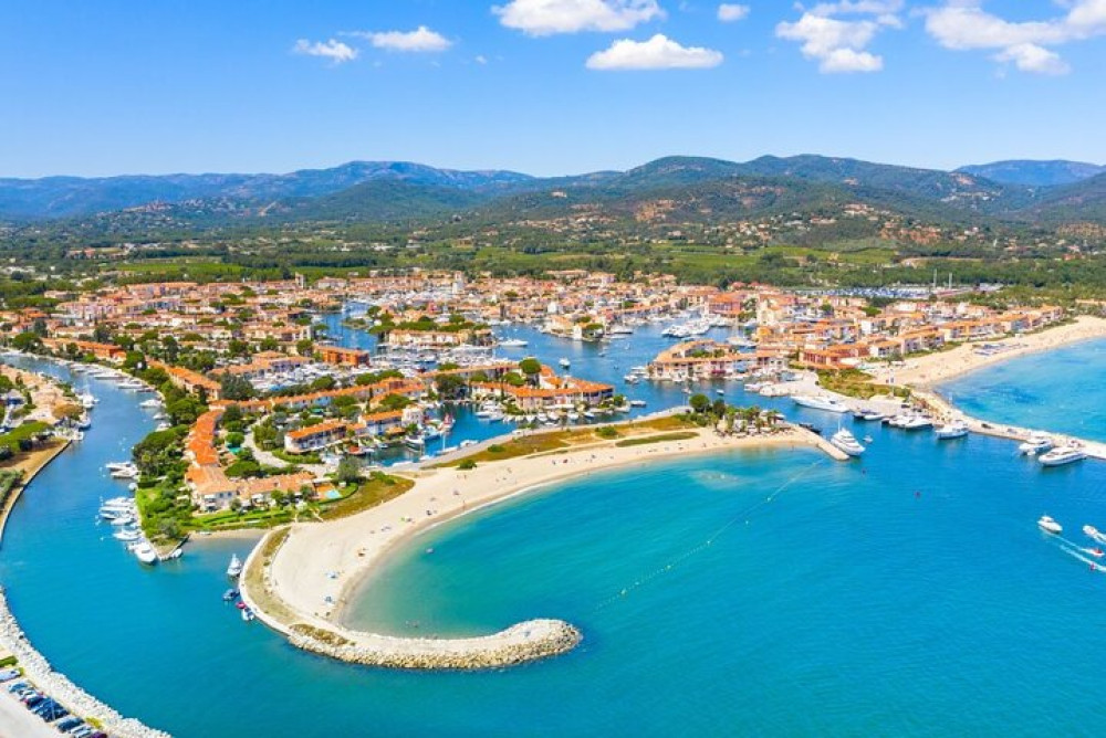 Full-Day Saint-Tropez & Port Grimaud Boat and Sightseeing Tour from Cannes