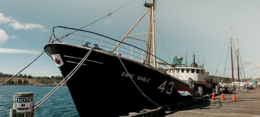 Discover Lunenburg and Mahone Bay Guided Tour