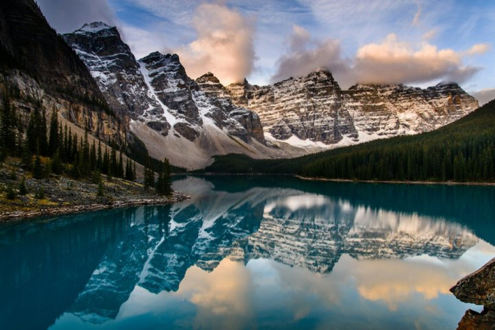 Private Customizable Tour Lake Louise and Lake Moraine with 10+ Scenic Stop