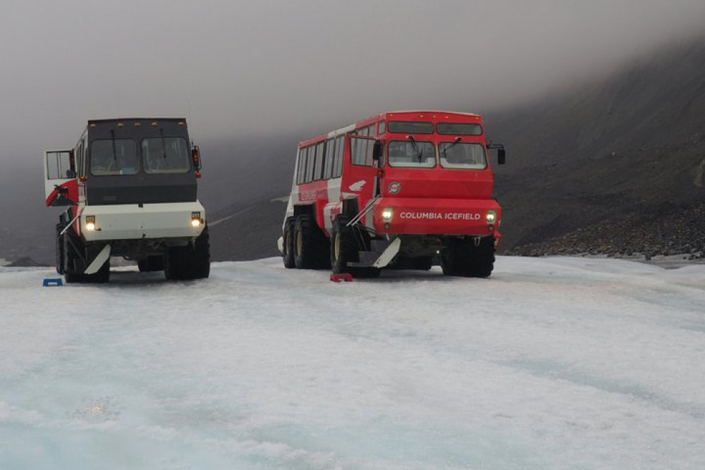 Banff to Jasper Columbia Icefield Glacier Walk Private Premium Tour