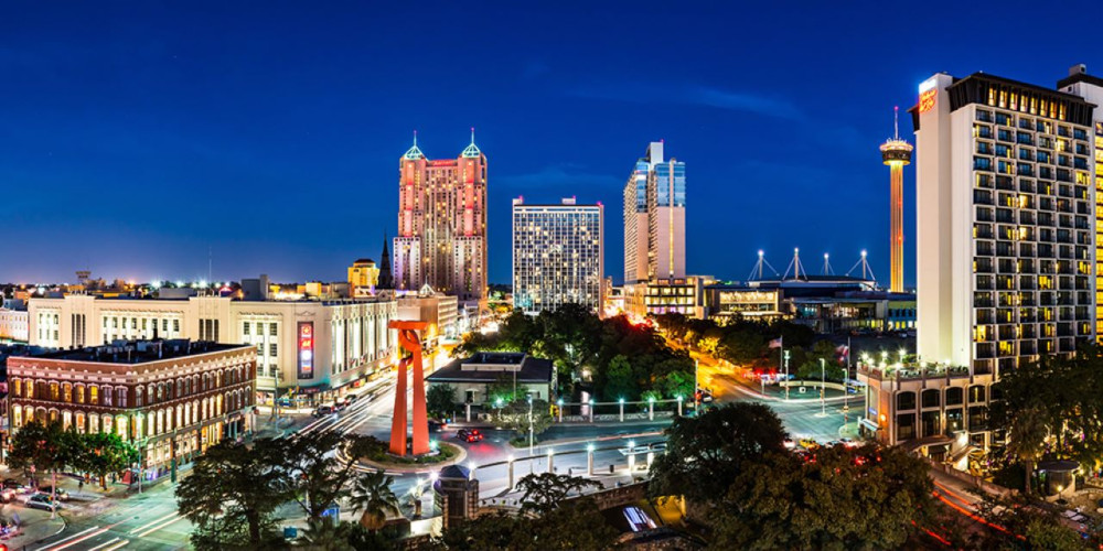 San Antonio Riverwalk Night Walking Tour