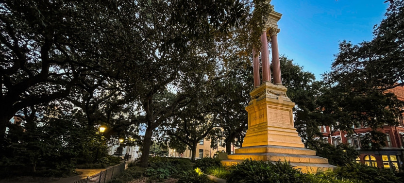 Savannah After Dark: A Haunted Donut & Sweet Treats Walking Tour