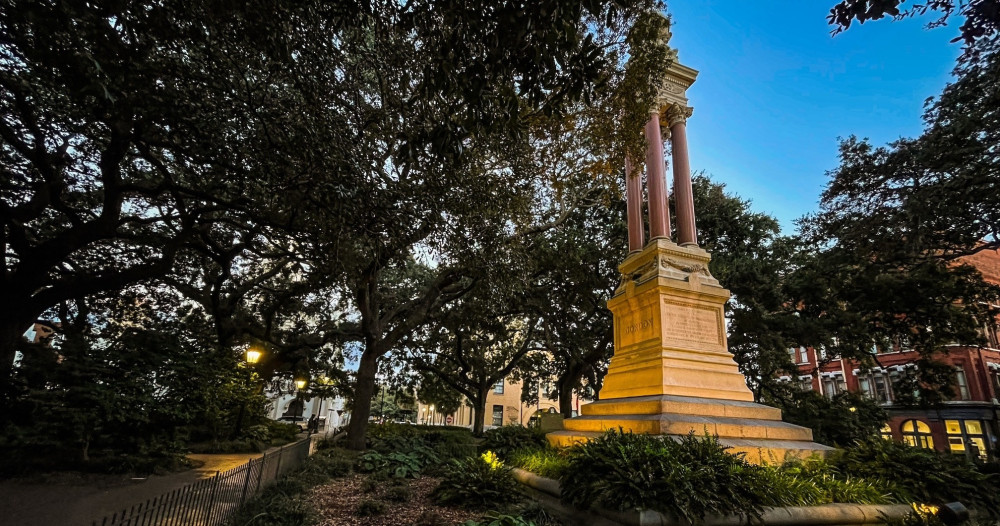 Savannah After Dark: A Haunted Donut & Sweet Treats Walking Tour