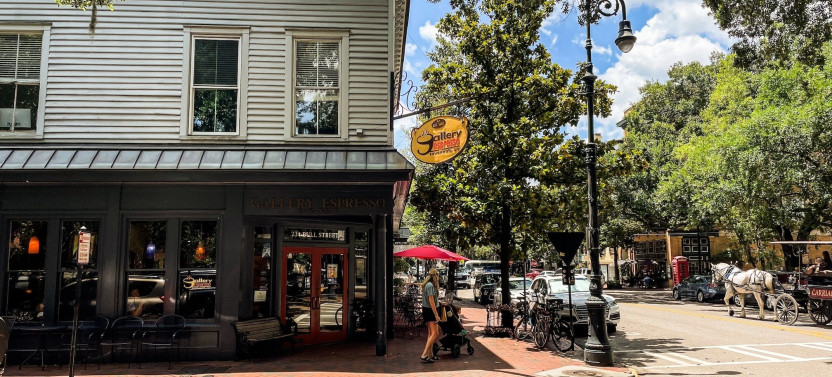 Savannah After Dark: A Haunted Donut & Sweet Treats Walking Tour