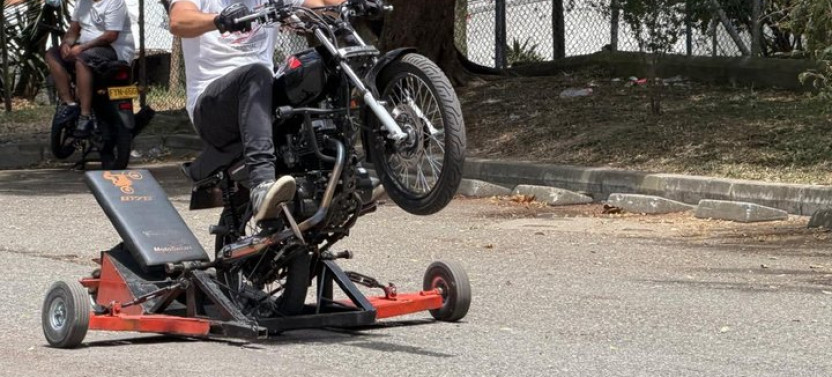 Medellín Wheelie Experience w/transport: Learn to Ride Like a Pro