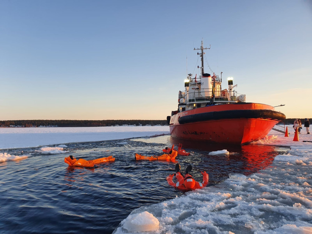 Luleå – Arctic Explorer Icebreaker Cruise Experience