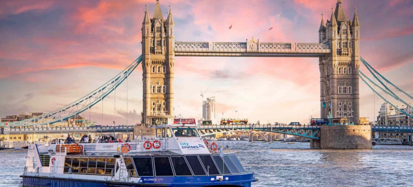 24-hour Hop-on Hop-off London + Thames River Cruise