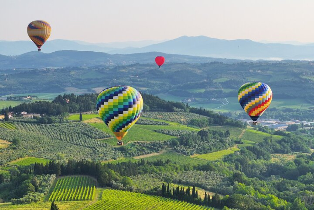 Experience The Magic Of Tuscany From A Hot Air Balloon