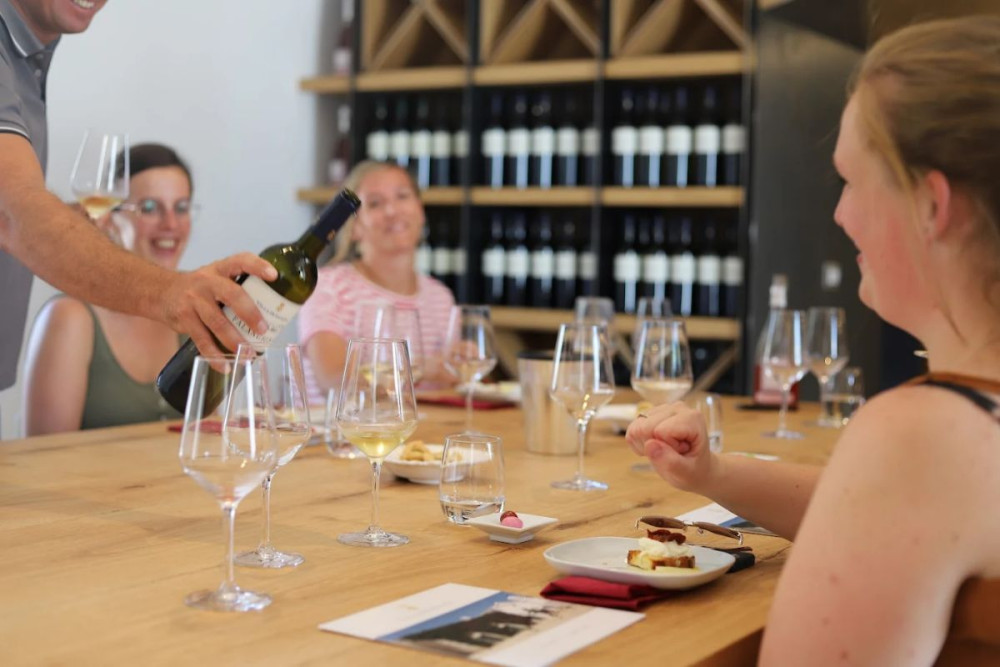 Trani Guided Tour & Winery Experience with Tasting from Matera