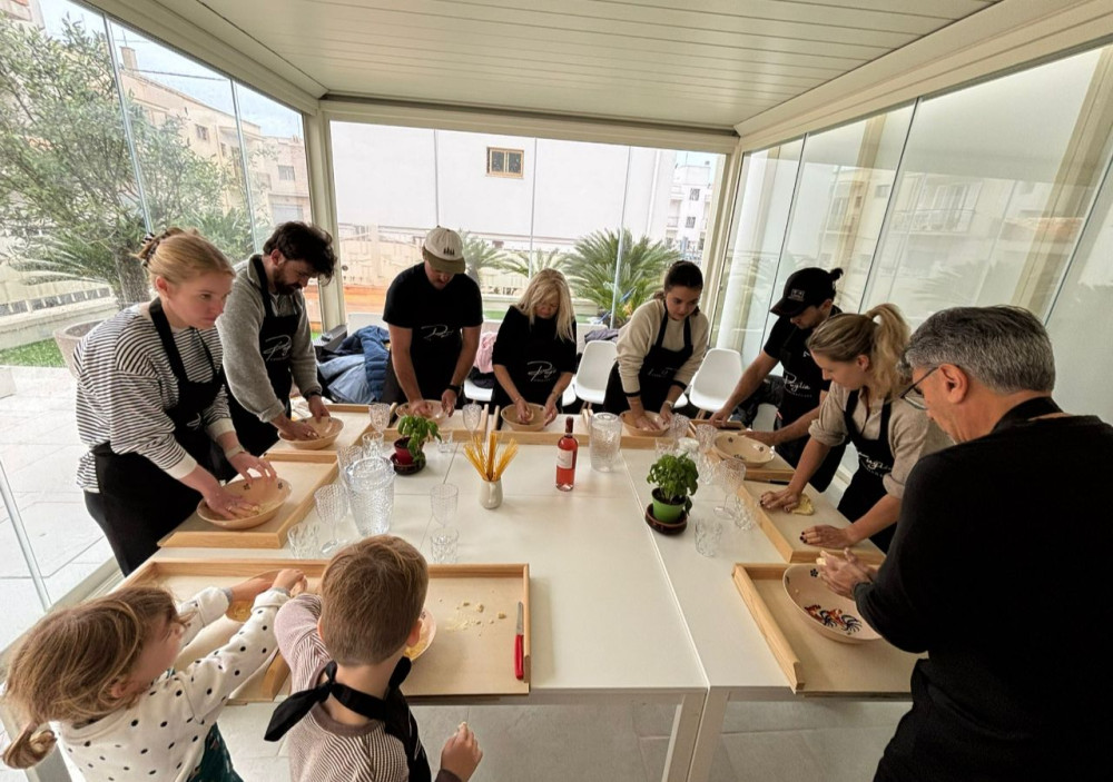 Group Pasta & Focaccia Hands-on Class with Wine in Private Villa