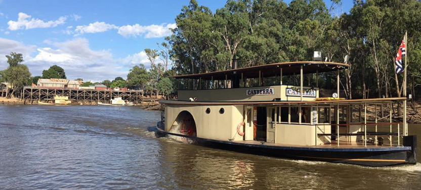 Murray River Paddle Steamers & Wine Tour
