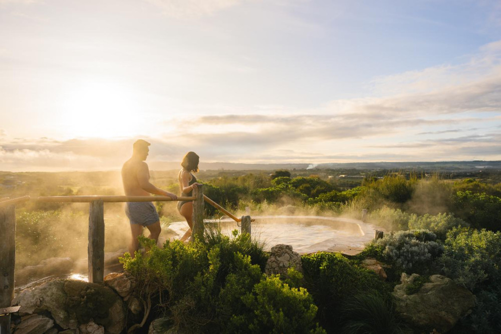 Mornington Peninsula Wine, Gourmet Lunch & Hot Springs Tour
