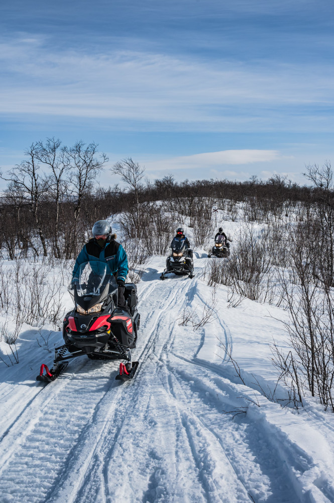 8 Day Swedish Lapland Snowmobile & Sámi Wilderness Adventure