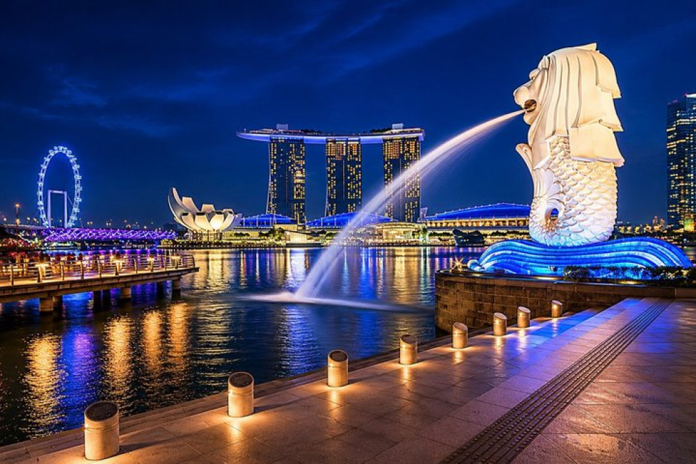 Singapore Marina Bay Night Walking Tour with Light Shows