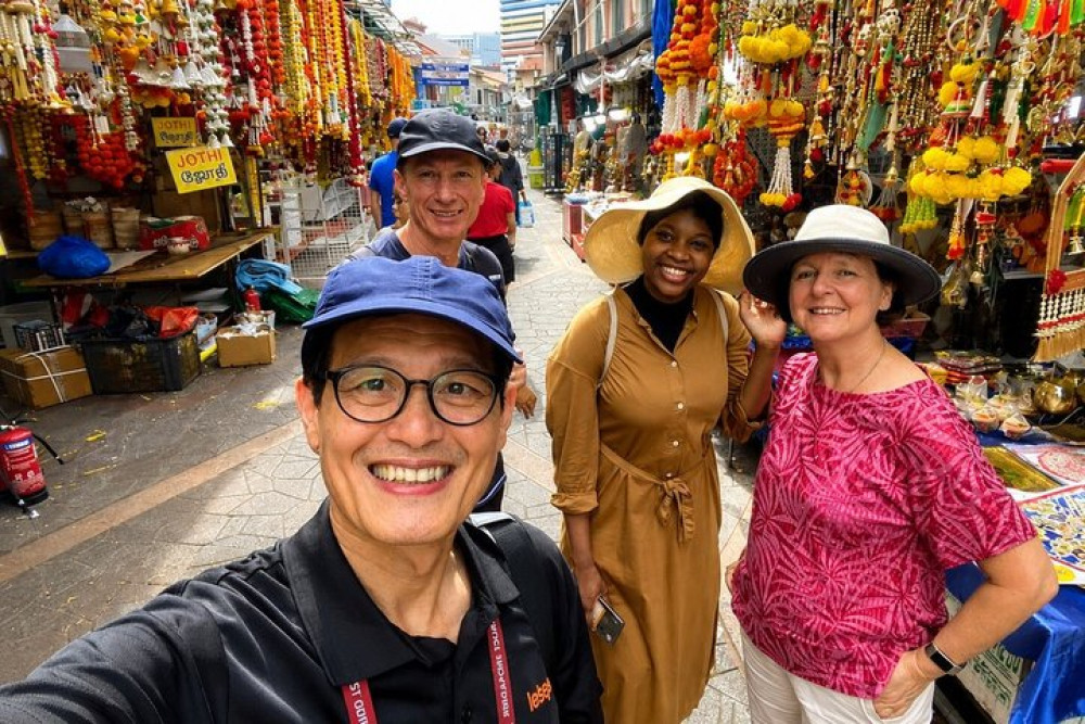 Small-Group Multicultural Walking Tour of Chinatown, Little India & Kampong