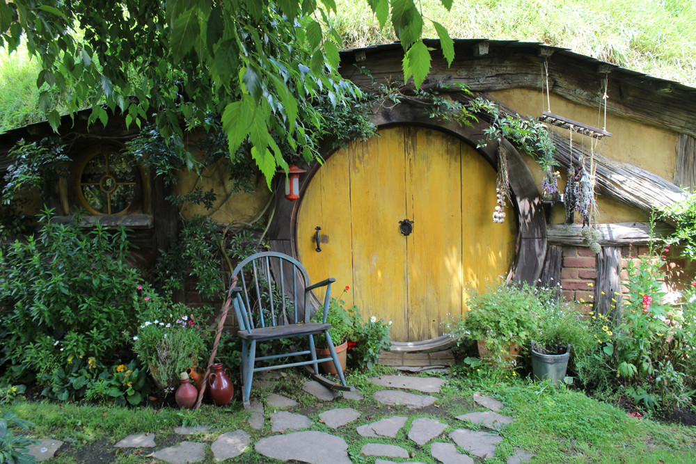 Hobbiton & Waitomo Caves Tour: Rotorua to Auckland
