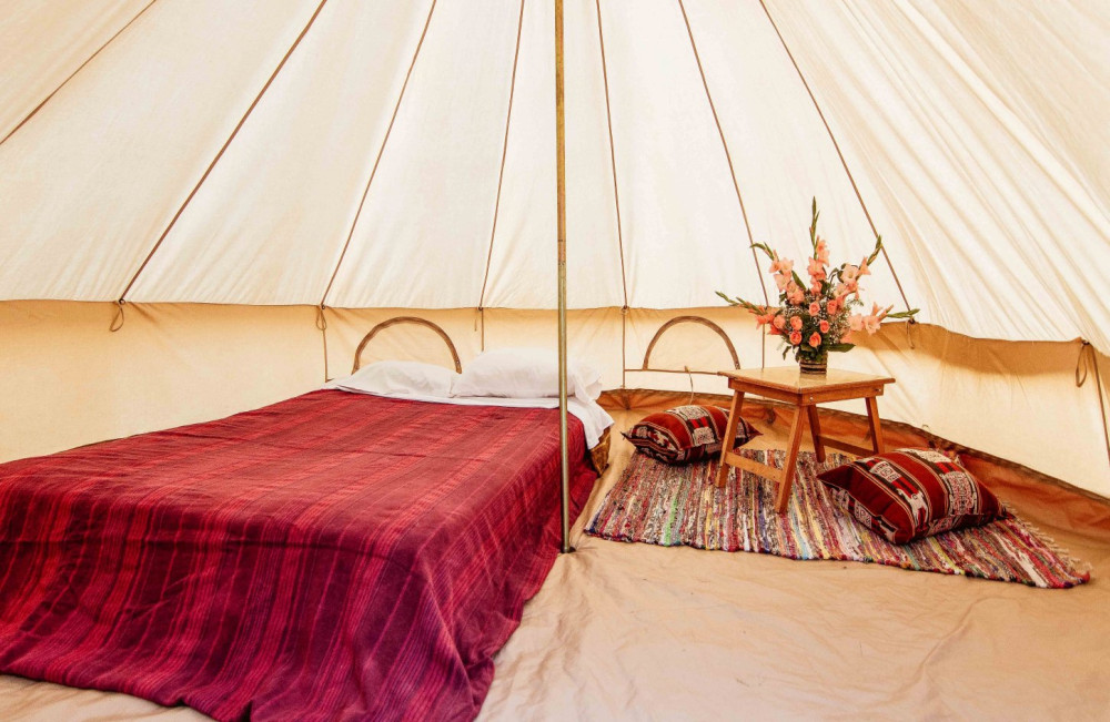 Desert Glamping - Luxurious Night Under the Stars