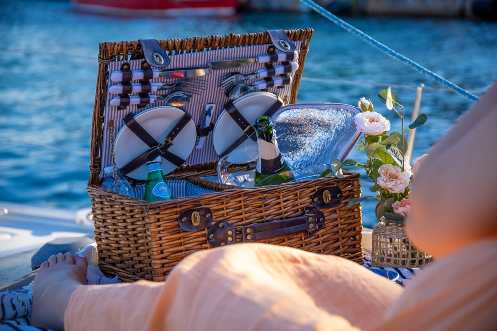 Private Sailing and Picnic Experience