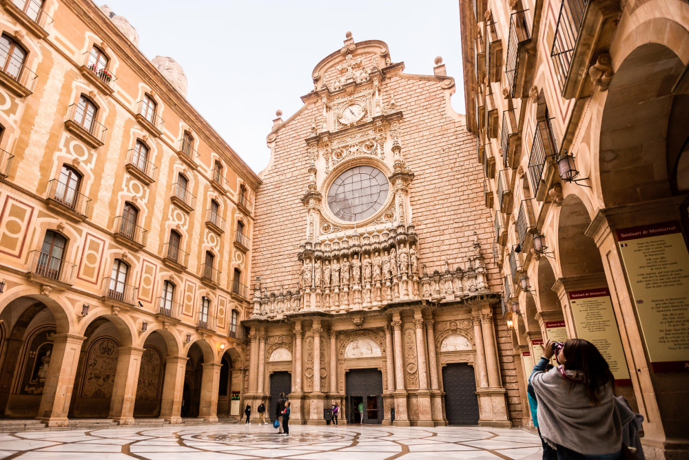 Extended Montserrat, Tapas & Wine with Cogwheel Train