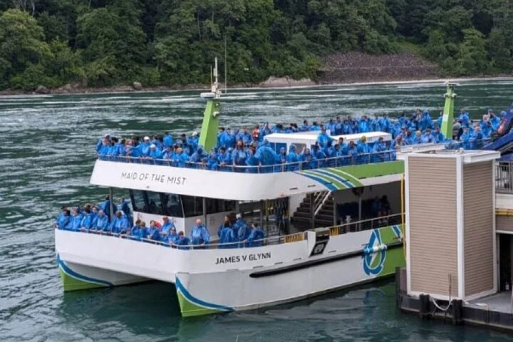 Niagara In A Glimpse from USA Side Tour w/ Maid of the Mist Boat Ride
